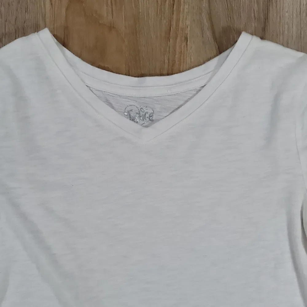 🧚‍♂️Justice White Vneck Long Sleeved Top Size 14